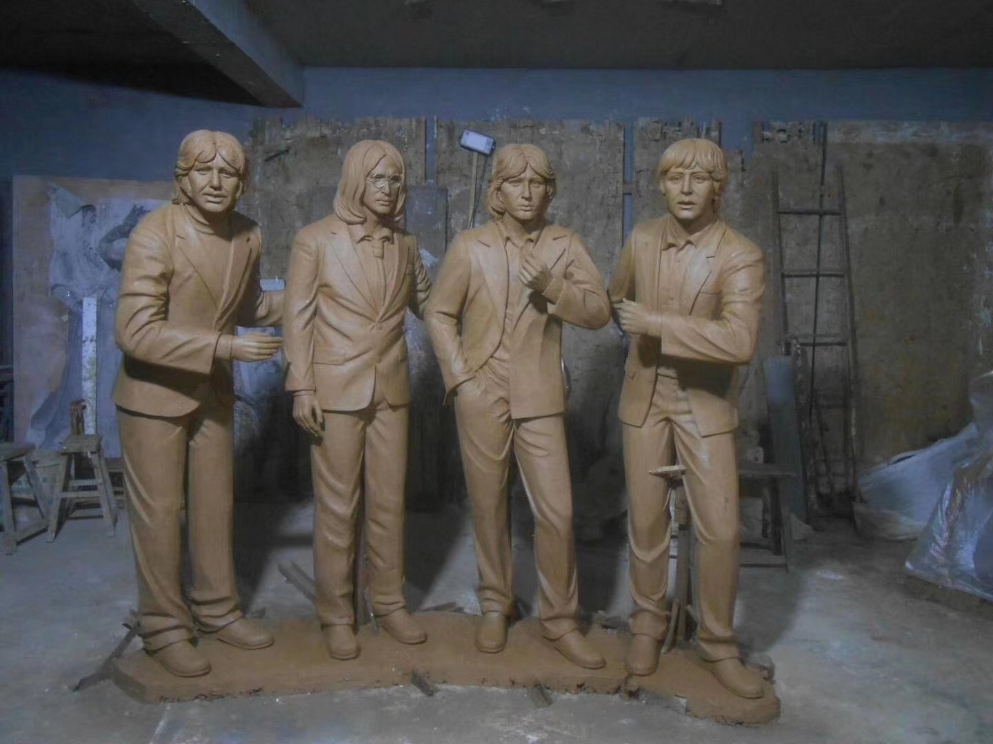 玻璃钢仿铜人物雕塑